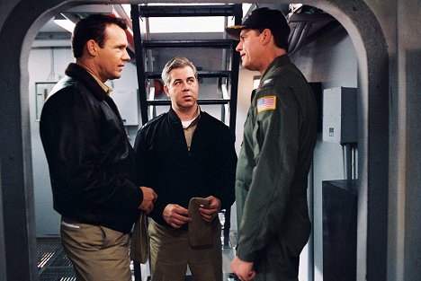 David James Elliott, Patrick Labyorteaux, Jeff McCracken - JAG - Crash - Kuvat elokuvasta