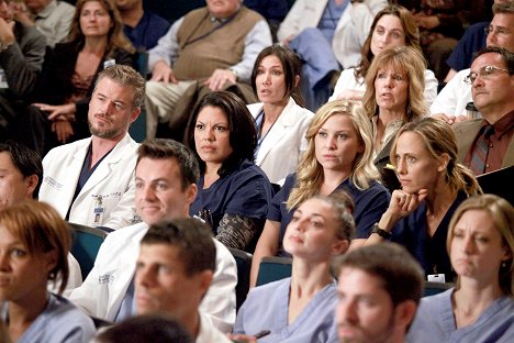 Eric Dane, Sara Ramirez, Jessica Capshaw, Kim Raver - Grey's Anatomy - Love, Loss and Legacy - Photos