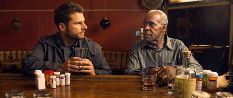 James Roday Rodriguez, Danny Glover - Pushing Dead - Filmfotos