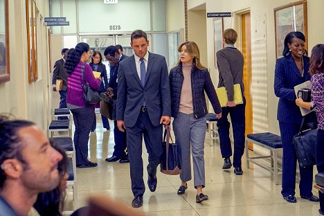 Justin Chambers, Ellen Pompeo - Grey's Anatomy - Catastrophe and the Cure - Photos