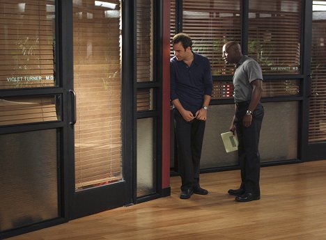 Paul Adelstein, Taye Diggs - Private Practice - In Which Addison Finds a Showerhead - De la película