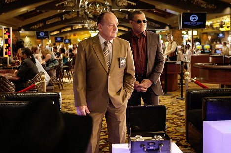 Paul Guilfoyle, Laurence Fishburne - CSI: Crime Scene Investigation - All In - Photos