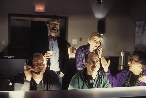 Robert De Niro, Anne Heche, Dustin Hoffman - Wag the Dog: Häntä heiluttaa koiraa - Kuvat elokuvasta