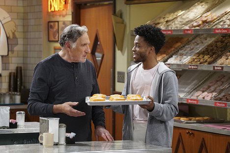Judd Hirsch, Jermaine Fowler - Superior Donuts - What's the Big Idea? - Photos