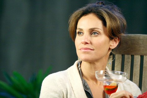 Amy Brenneman - Private Practice - In Which Charlotte Goes Down the Rabbit Hole - Z filmu