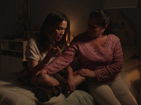 Virginia Sánchez Navarro, Angélica Aragón - Bestia de Cardo - Van film