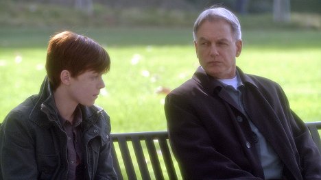 Cameron Monaghan, Mark Harmon - NCIS rikostutkijat - Out of the Frying Pan - Kuvat elokuvasta