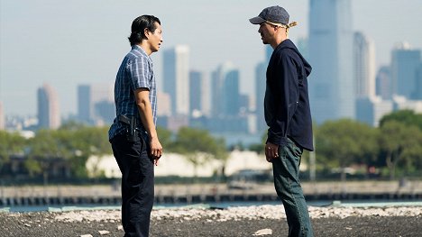 Will Yun Lee, Ed Heavey - Falling Water - Three Half Blind Mice - Filmfotók