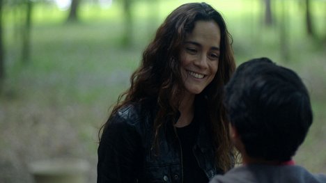 Alice Braga - Queen of the South - Ciemna noc zmysłów i ducha - Z filmu