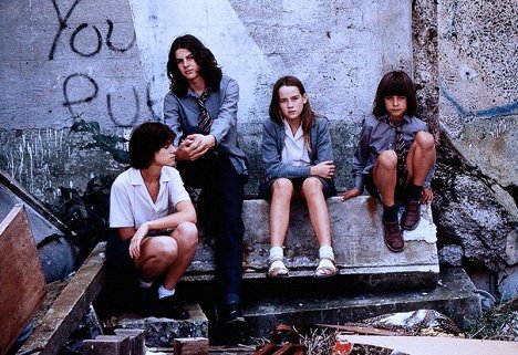 Charlotte Gainsbourg, Andrew Robertson, Alice Coulthard, Ned Birkin - The Cement Garden - Making of