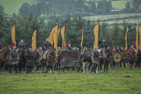 Josefin Asplund, Peter Franzén, Alex Høgh Andersen, Jonathan Rhys Meyers - Vikings - La Pleine Lune - Film