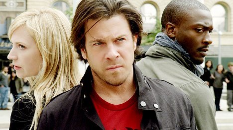 Beth Riesgraf, Christian Kane, Aldis Hodge - Leverage - The Rundown Job - Photos