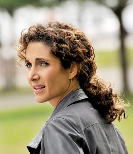 Melina Kanakaredes - CSI: NY - Manhattanhenge - Photos