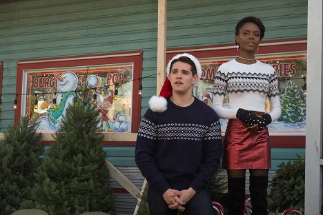 Casey Cott, Ashleigh Murray - Riverdale - Chapter Twenty Two: Silent Night, Deadly Night - Photos