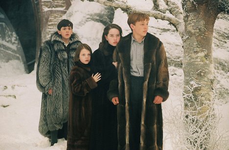 Skandar Keynes, Georgie Henley, Anna Popplewell, William Moseley - The Chronicles of Narnia: The Lion, the Witch and the Wardrobe - Photos