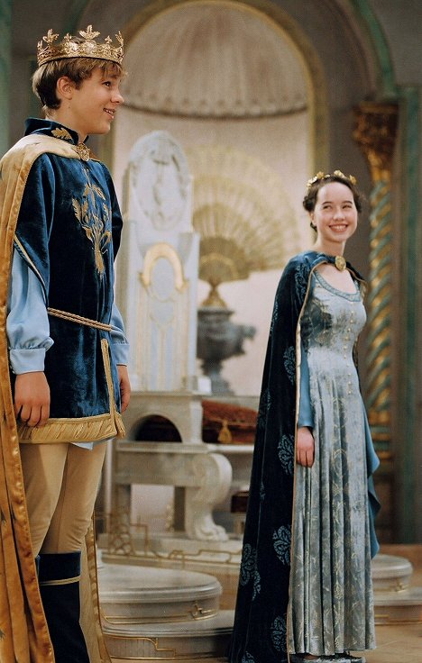 William Moseley, Anna Popplewell - The Chronicles of Narnia: The Lion, the Witch and the Wardrobe - Photos