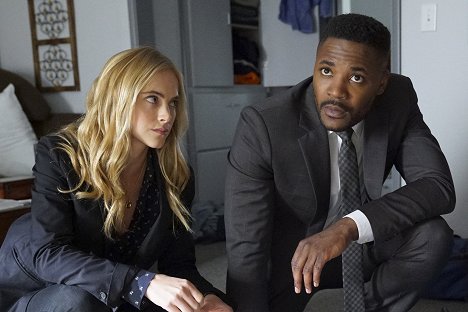 Emily Wickersham, Duane Henry - NCIS: Naval Criminal Investigative Service - Fake It 'Til You Make It - Photos