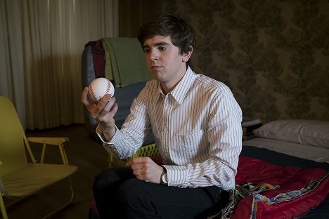 Freddie Highmore - The Good Doctor - Islands: Part Two - Photos