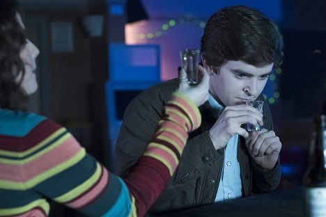 Freddie Highmore - The Good Doctor - Islands: Part One - Photos