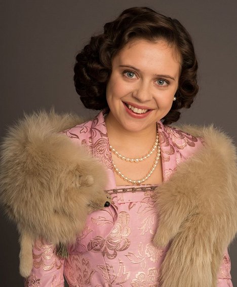 Bel Powley - A Royal Night Out - Promokuvat