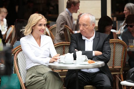 Laurence Arné, François Berléand - Burani v Paříži - Z filmu