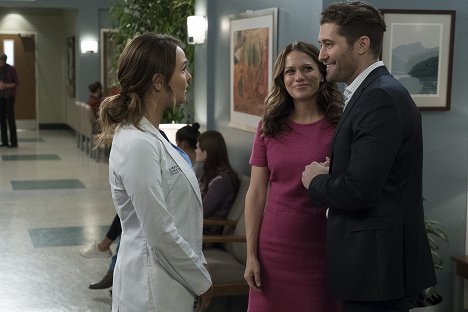 Camilla Luddington, Bethany Joy Lenz, Matthew Morrison - Chirurgové - 1-800-799-7233 (Neboli čtyři série v jednom dni) - Z filmu