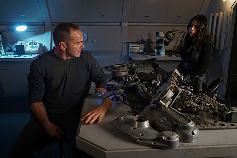 Clark Gregg - Agents of S.H.I.E.L.D. - Best Laid Plans - Photos