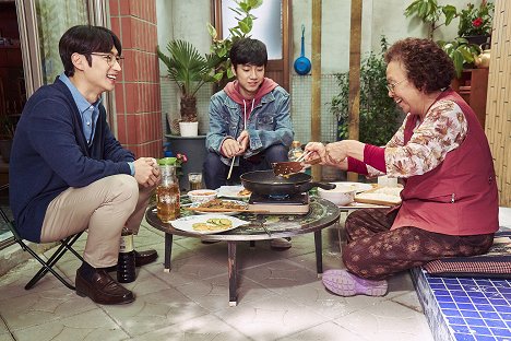 Je-hoon Lee, Yoo-bin Seong, Moon-hee Na - Ai kaen seupikeu - De la película