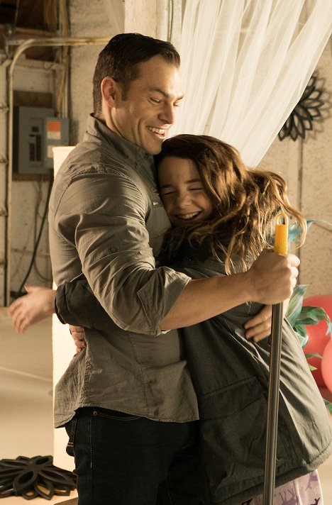 Shawn Roberts, Lilah Fitzgerald - Undercover Angel - Film
