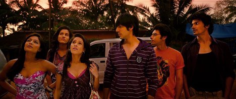 Sonnalli Seygall, Nushrat Bharucha, Divyendu Sharma - Pitvání v lásce - Z filmu