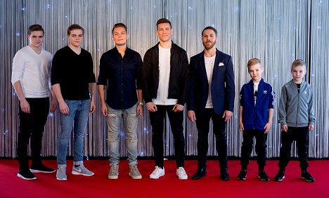 Vilhelmi Masanen, Eemeli Masanen, Cheek, Antti Holma, Julius Liukkonen, Niklas Liukkonen - Veljeni vartija - Promoción