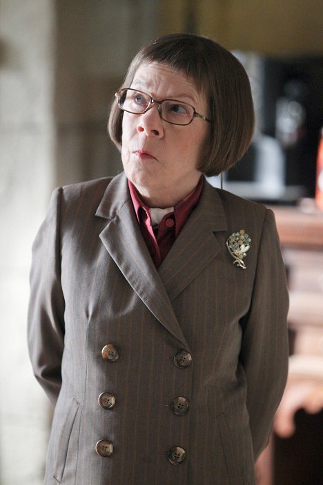 Linda Hunt