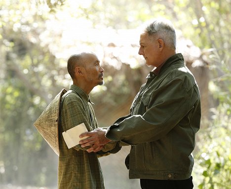 Long Nguyen, Mark Harmon - NCIS: Naval Criminal Investigative Service - The Searchers - Photos