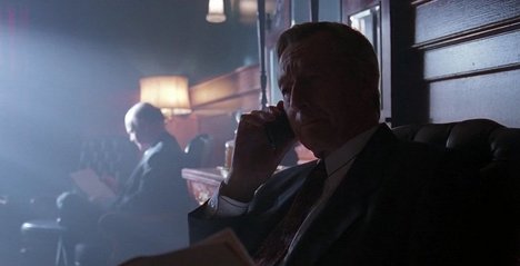 John Neville - Akta X - Kancelářská spona - Z filmu