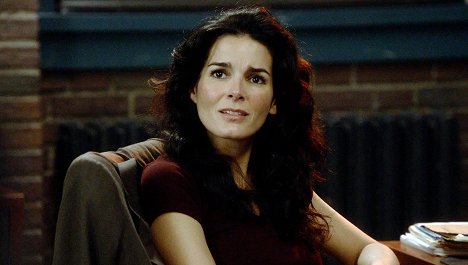 Angie Harmon - Bostonské vraždy - Cops vs. Zombies - Z filmu