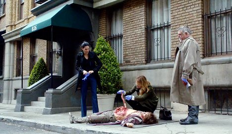 Angie Harmon, Sasha Alexander, Bruce McGill - Rizzoli & Isles - Cops vs. Zombies - Photos