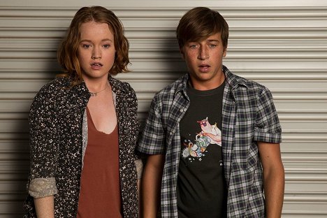 Liv Hewson, Skyler Gisondo - Santa Clarita Diet - How Much Vomit? - Photos