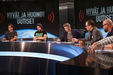 Mikko Kuustonen, Iikka Kivi, Kari Ketonen, André Wickström, Juha Vuorinen - Hyvät ja huonot uutiset - Filmfotók
