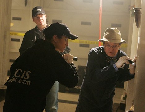 Michael Weatherly, Cote de Pablo, David McCallum - NCIS: Naval Criminal Investigative Service - Skeletons - Photos