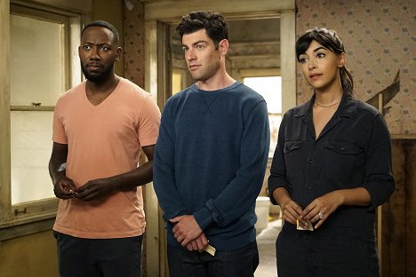 Lamorne Morris, Max Greenfield, Hannah Simone - New Girl - Das Pornohaus - Filmfotos