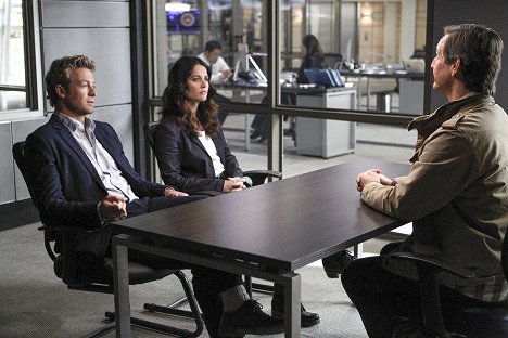 Simon Baker, Robin Tunney - The Mentalist - Blutiger Schnee - Filmfotos