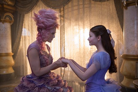 Keira Knightley, Mackenzie Foy - The Nutcracker and the Four Realms - Van film