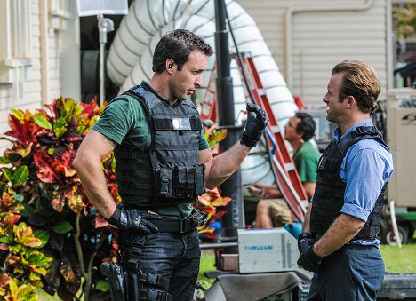 Alex O'Loughlin, Scott Caan - Hawaii Five-0 - Pa'ani - Photos