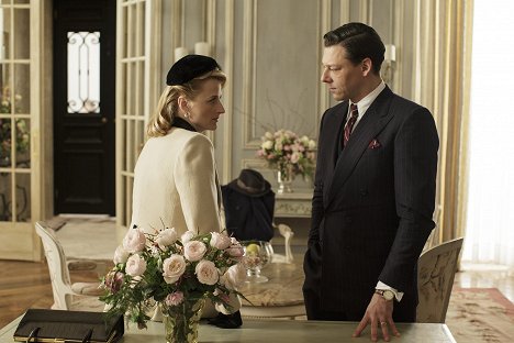 Mamie Gummer, Richard Coyle - The Collection - The Scent - Photos