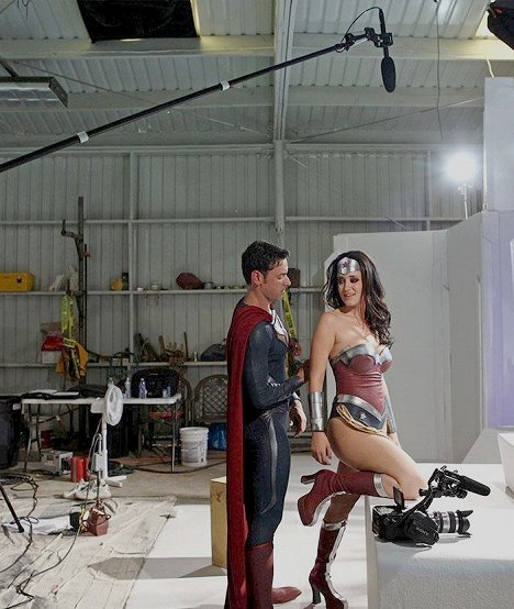 Kimberly Kane - Wonder Woman XXX: An Axel Braun Parody - Kuvat kuvauksista