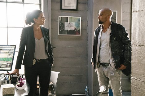 Stephanie Sigman, Shemar Moore - S.W.A.T. - Radical - Z filmu