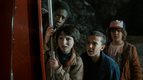 Caleb McLaughlin, Finn Wolfhard, Millie Bobby Brown, Gaten Matarazzo - Stranger Things - Capítulo tres: Luces navideñas - De la película