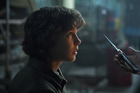 Millie Bobby Brown - Stranger Things - Chapter Seven: The Lost Sister - Photos