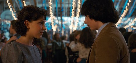 Millie Bobby Brown, Finn Wolfhard - Stranger Things - Chapter Nine: The Gate - Photos