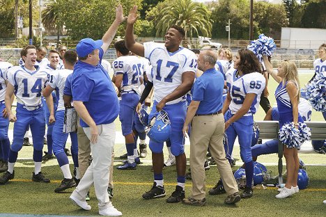 Eric Stonestreet, Winston Duke - Modern Family - Blindsided - Photos